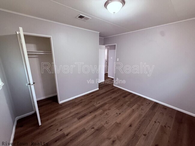 Foto del edificio - 3300 Baskin St