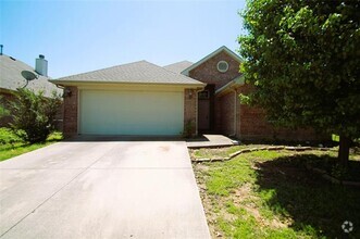 Building Photo - 518 Maverick Dr