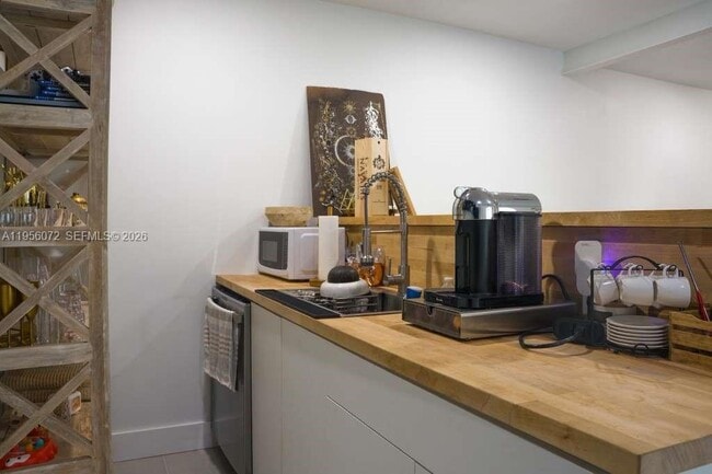 Foto del edificio - 8281 SW 205th St