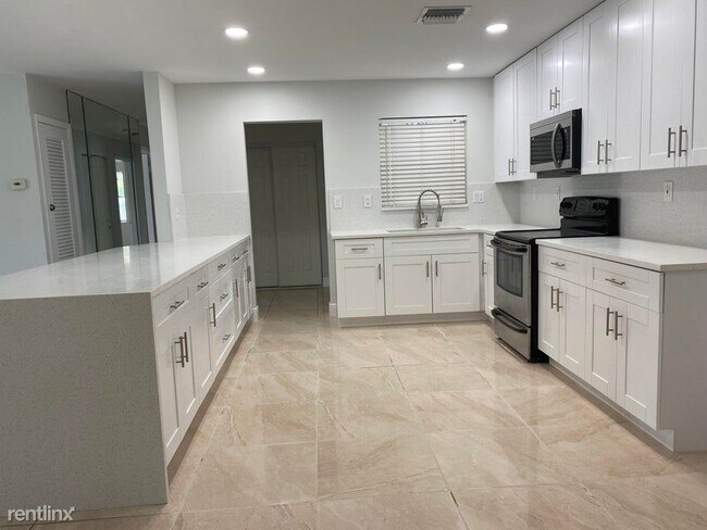 Foto del edificio - 3 br, 2 bath House - 1831 East Ct