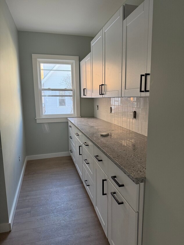 Building Photo - 44 Ayers St