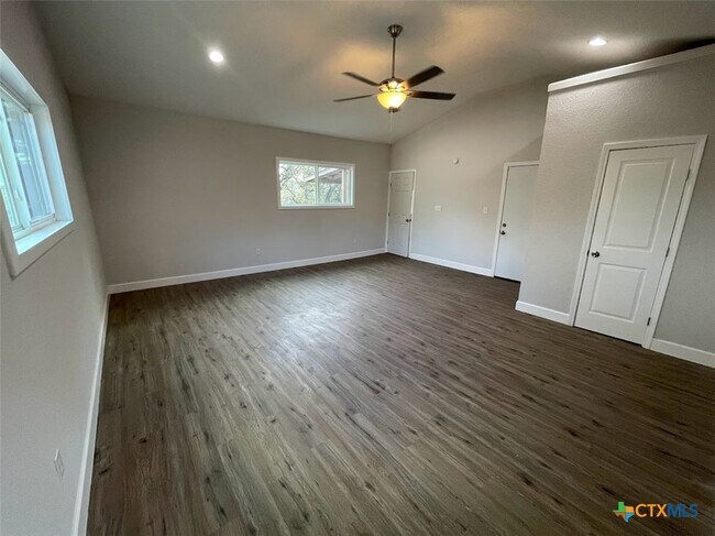 Foto del edificio - 541 Buck Trail