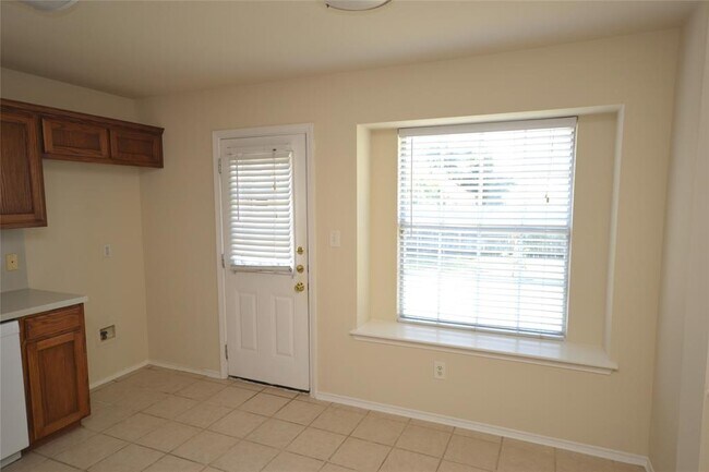 Foto del edificio - 718 Meadow View Dr