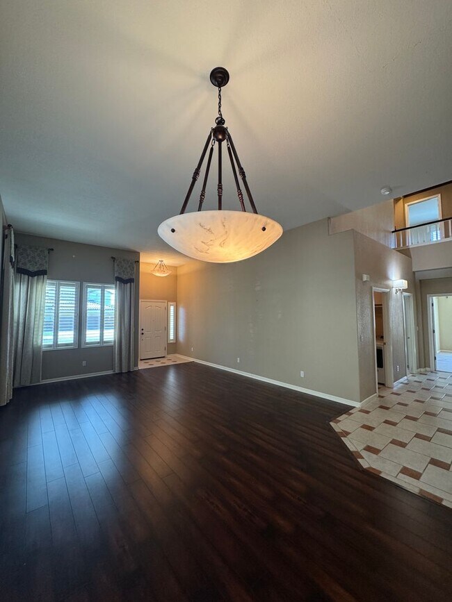 Foto del edificio - 1762 River Oaks Cir