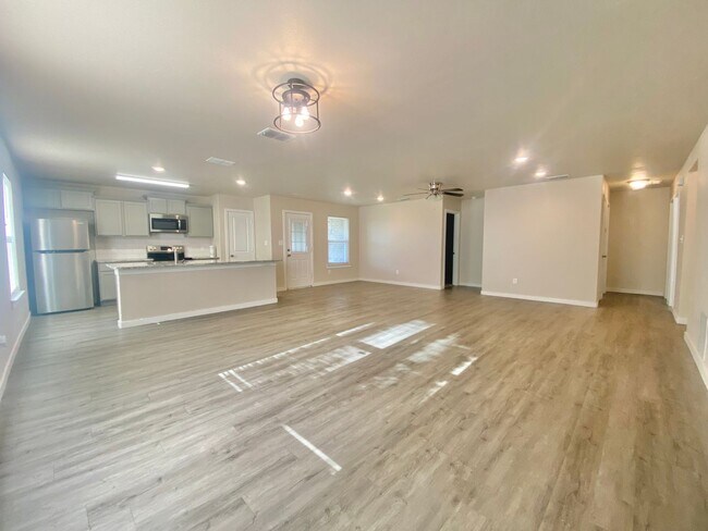 Foto del edificio - Great brick home near Texas Tech University