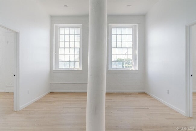 Foto del edificio - 155 S River St