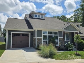 Building Photo - 5 Heartleaf Cir