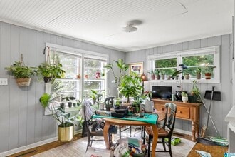 Building Photo - 2710 12th Ave E