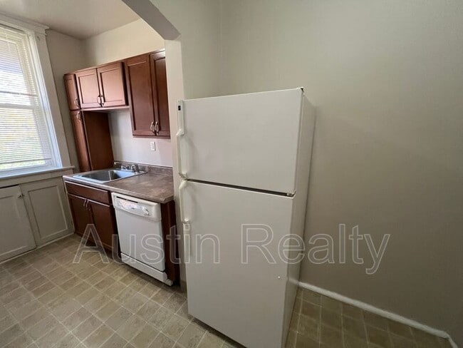 Building Photo - 934 Concordia Ln