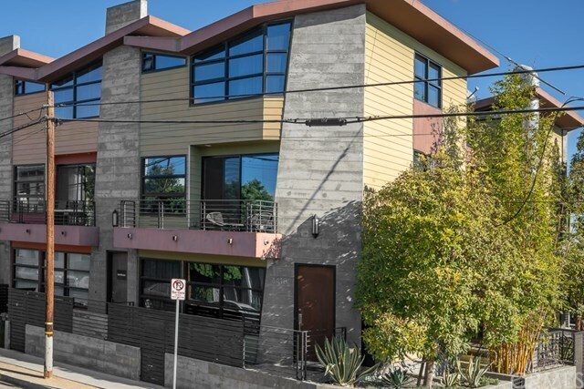 Foto del edificio - 1418 Innes Pl