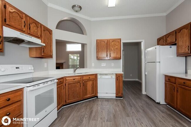 Foto del edificio - 10300 Northwoods Forest Dr, Charlotte, NC ...