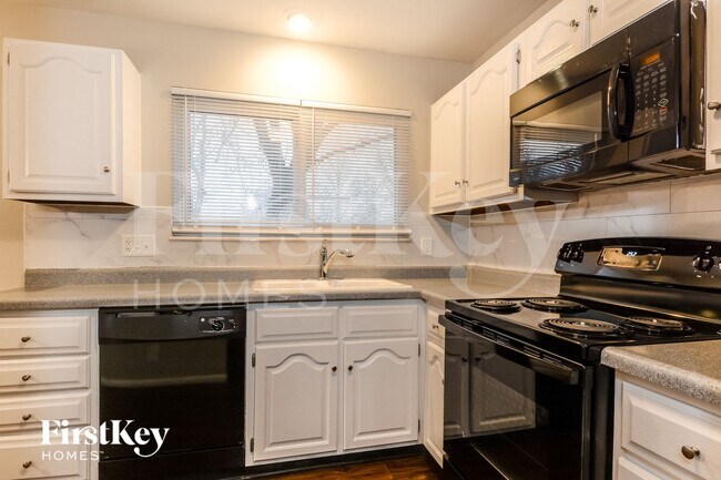 Foto del edificio - 10522 Copperfield Dr