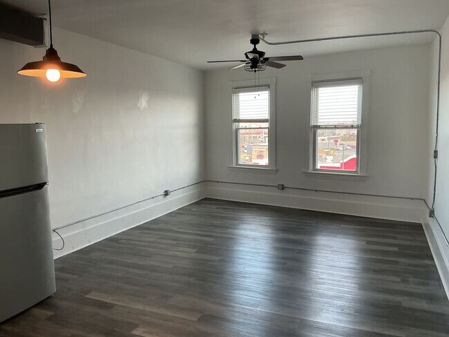 Foto del edificio - 4539 Montgomery Rd