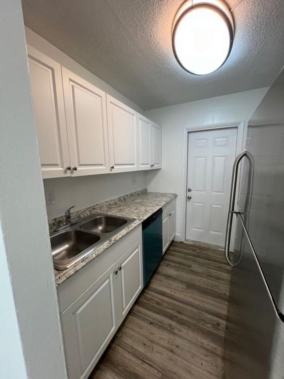 Building Photo - 370 Sunshine Dr, #L1
