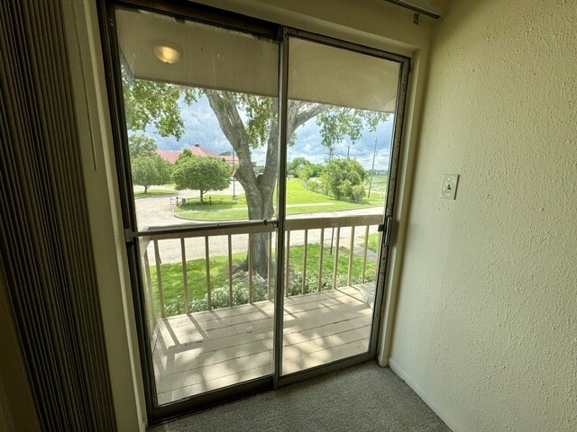 Foto del edificio - 9101 Country Creek St