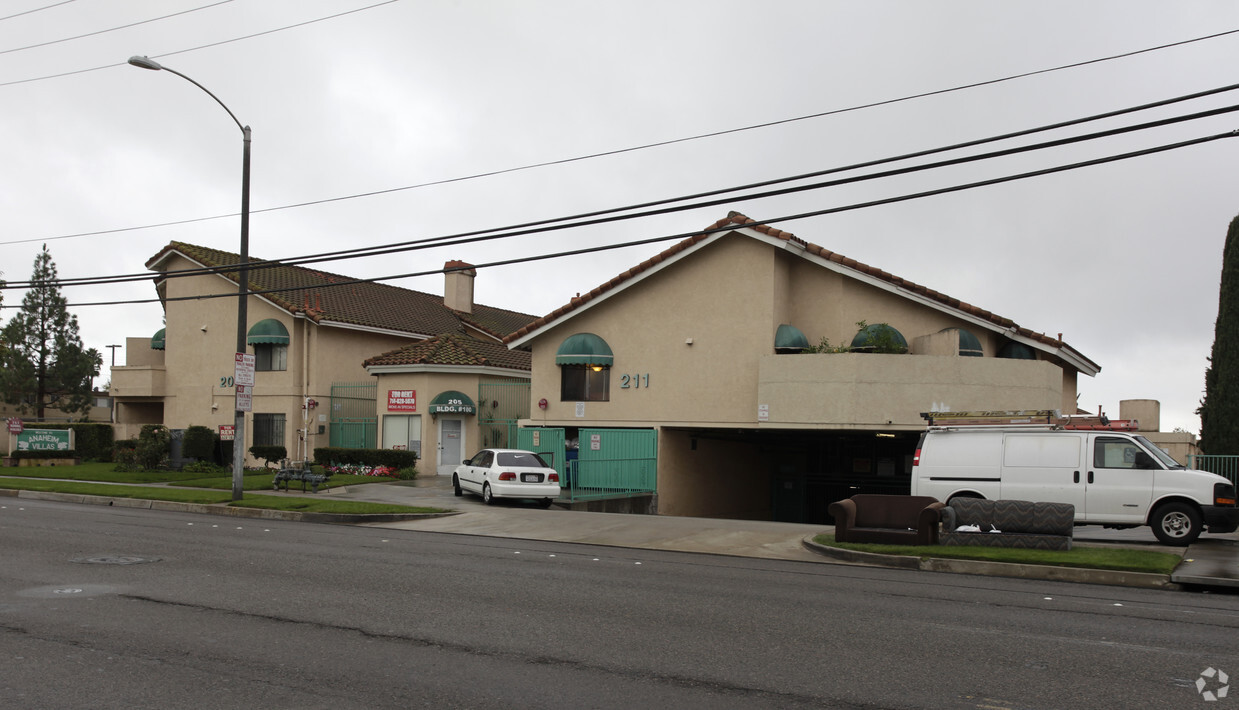 Building Photo - Anaheim Villas Apartments