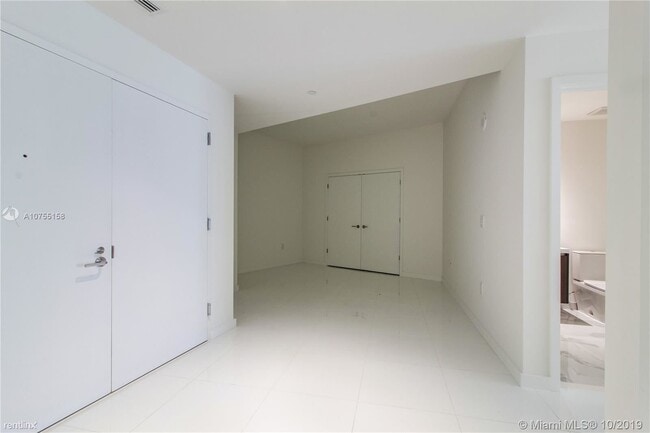 Building Photo - 3 br, 4 bath  - 851 NE 1st Ave Unit 3601
