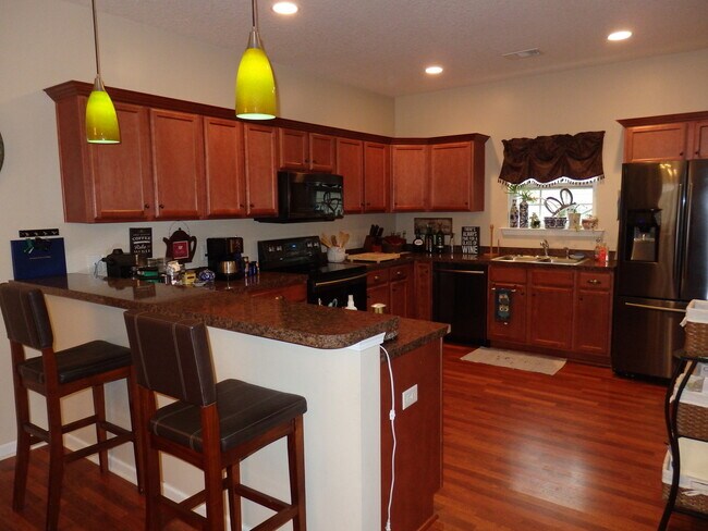Building Photo - Waterfront living without waterfront cost