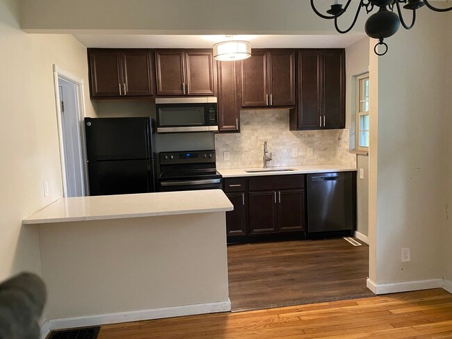 Cocina/Bar de desayunos - 1040 Northwest Blvd