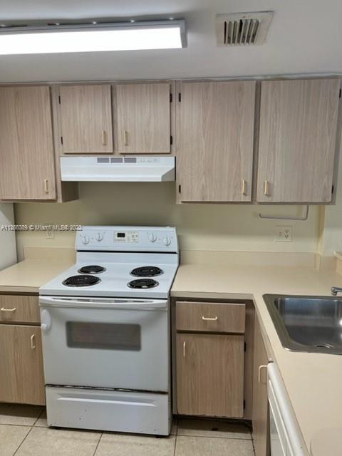 Foto del edificio - 10749 Cleary Blvd