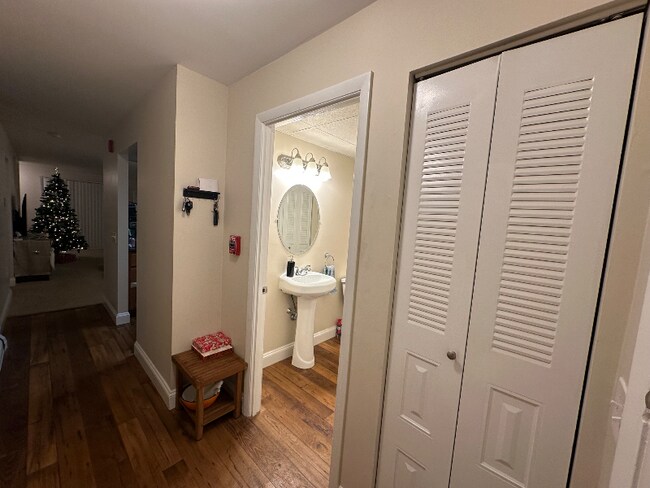 Foto del edificio - 1776 Bicentennial Way