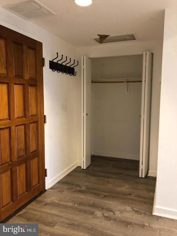 Building Photo - 1530 Key Blvd