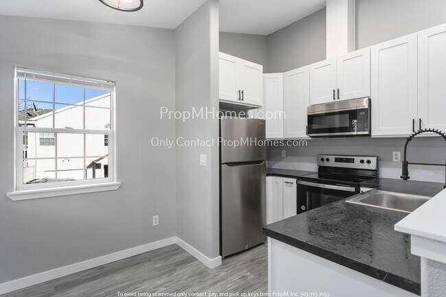 Building Photo - Sleek + Stylish One Bedroom in Happy Valle...