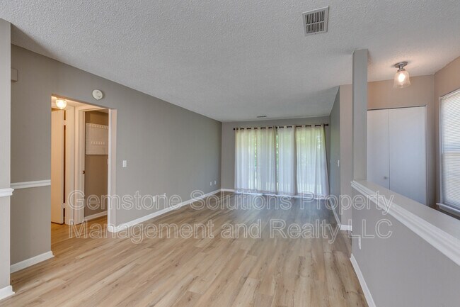 Building Photo - 1207 Granville Rd