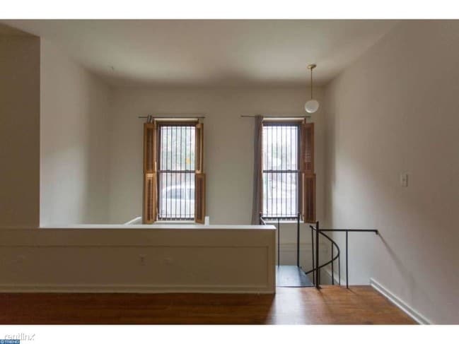 Building Photo - 407 S 11th St