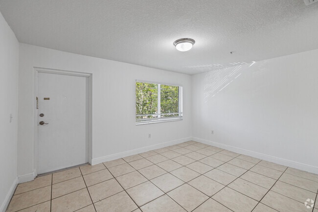2HAB, 1BA - Palm West Apartments