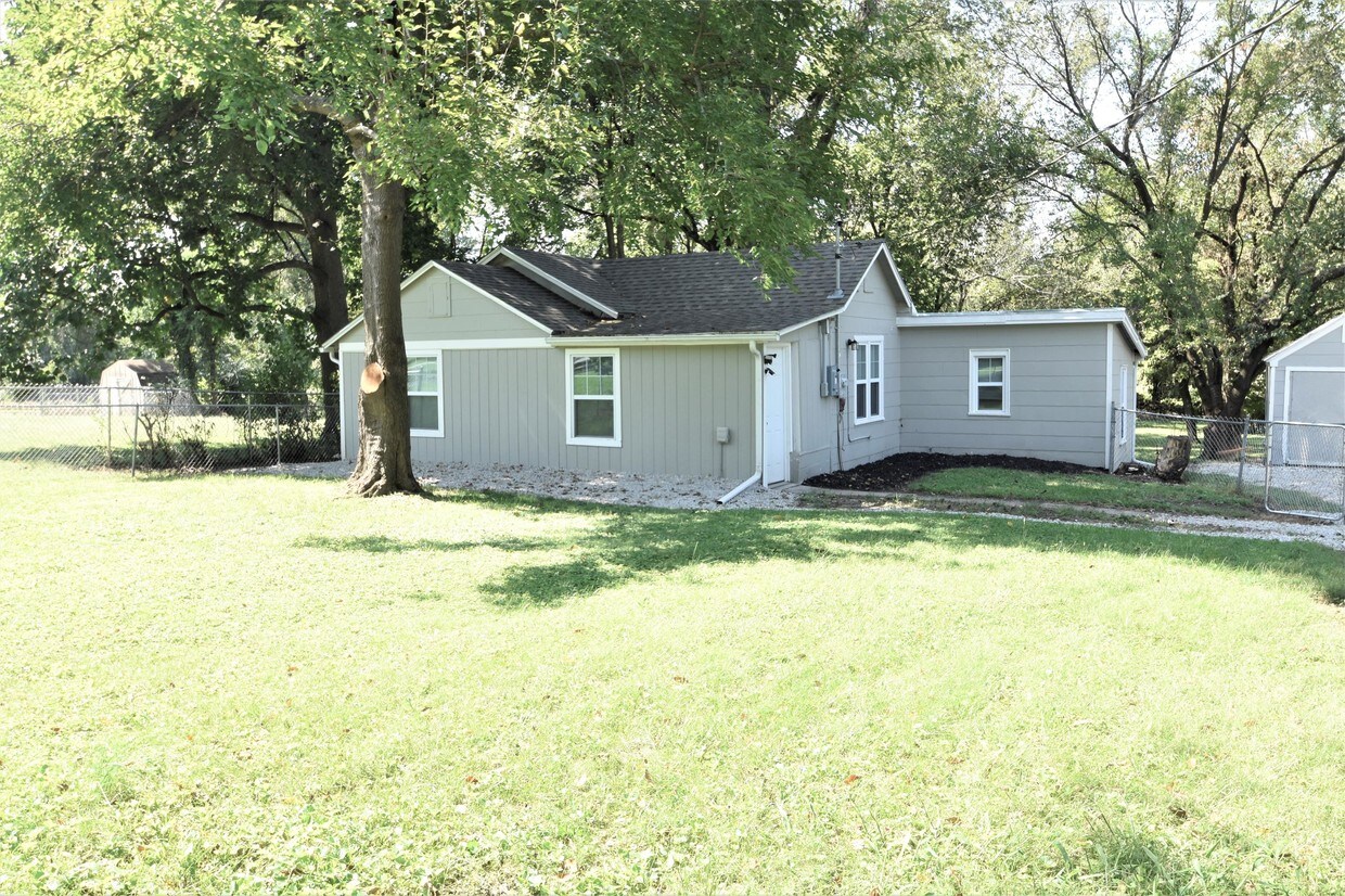 7720 Elm Ave, Raytown, MO 64138 House Rental in Raytown, MO