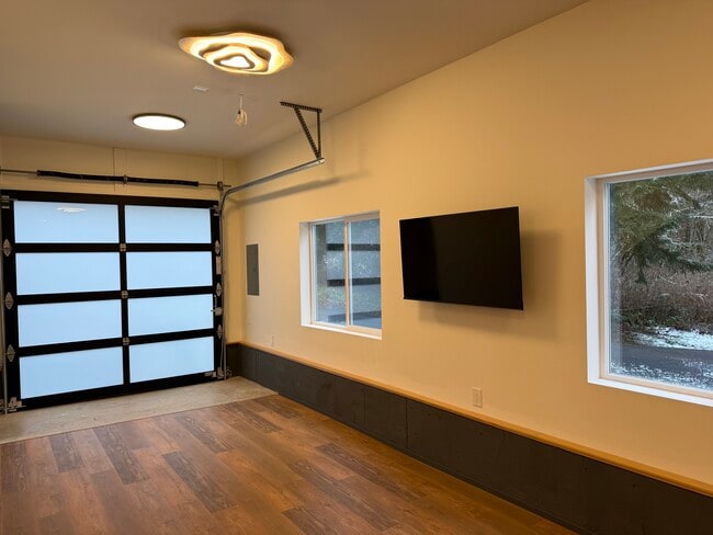 Foto del edificio - 2213 Squalicum Mountain Rd