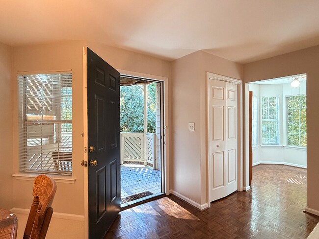 Foto del edificio - 6140 Gray Gate Ln