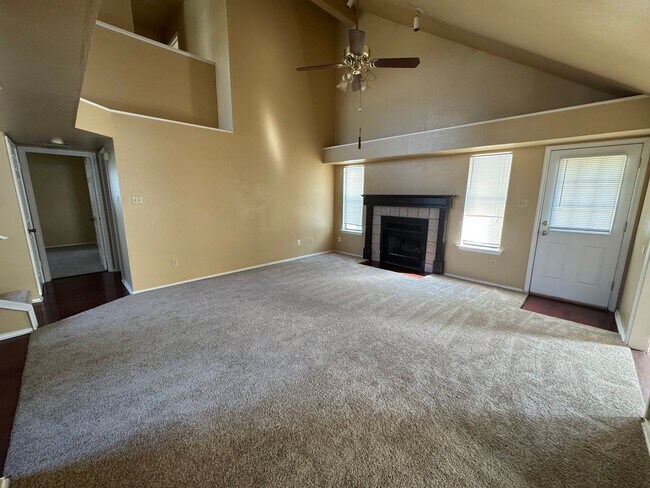 Foto del edificio - 4806 Greenlee Dr
