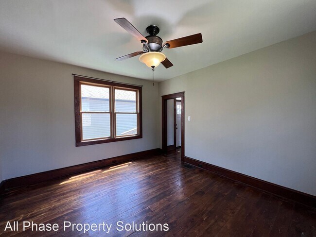 Foto del edificio - 3 br, 1.5 bath House - 1321 Elm St.