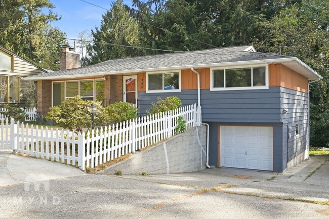 Building Photo - 345 NE 163rd St