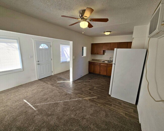 Foto del edificio - 4388 E Lake Mead Blvd