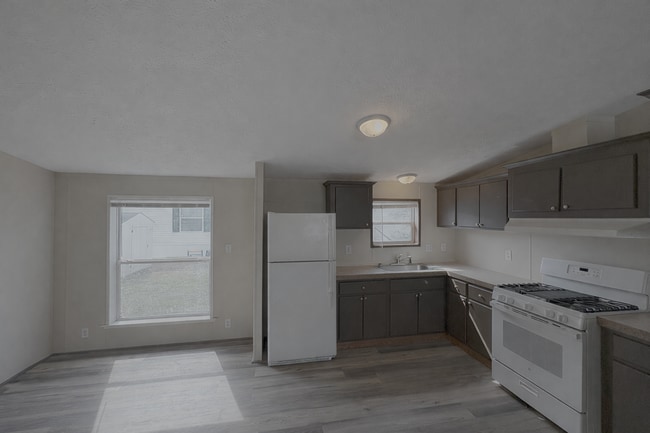 Building Photo - 247 Laurel Leah