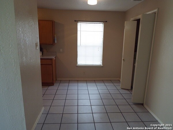 Building Photo - 927 W Formosa Blvd