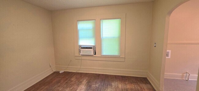 Foto del edificio - 2 Bedroom 1 Bathroom home;  $725!