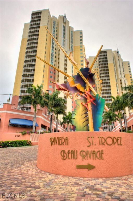 Foto del edificio - 2743 First St