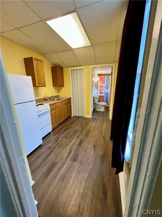 Foto del edificio - 146 E 2nd St