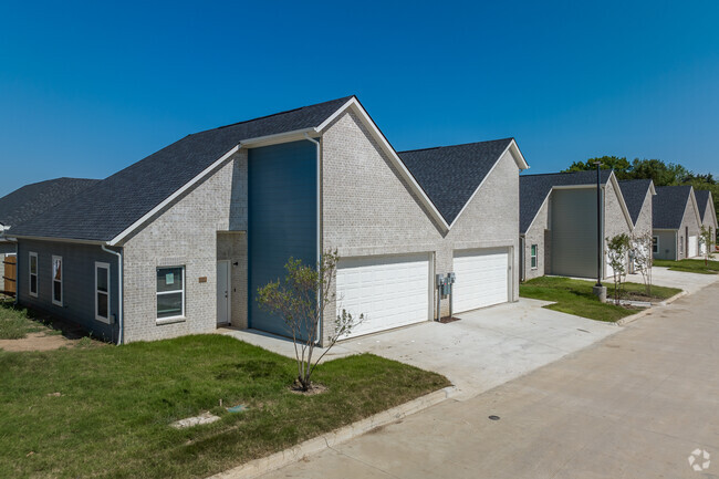 Foto del edificio - Hampton Road Duplexes