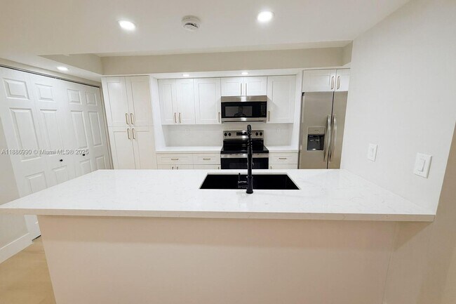 Foto del edificio - 7887 SW 105th Pl