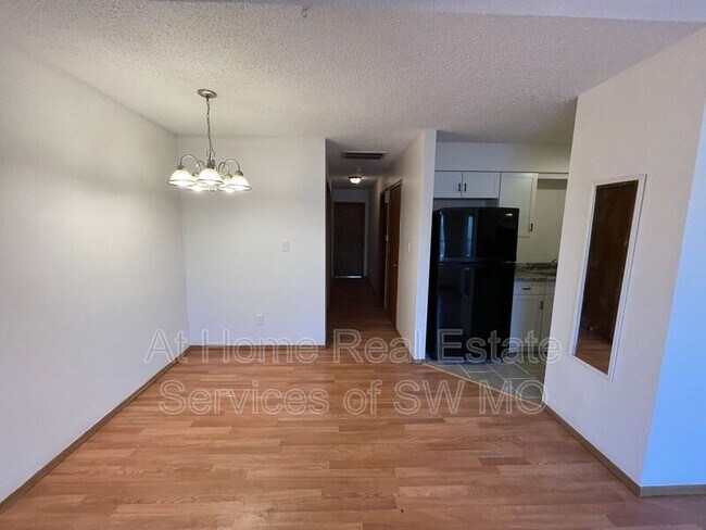 Foto del edificio - 1720 W Belmont St