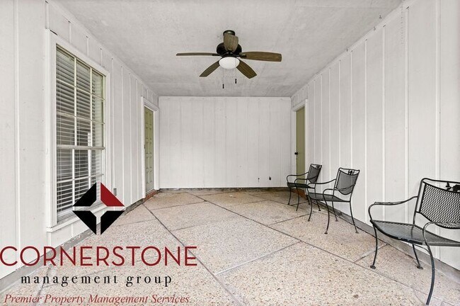Building Photo - 9256 Bermuda Avenue