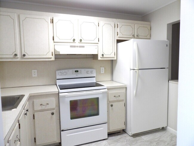 Foto del edificio - 1638 Embassy Dr