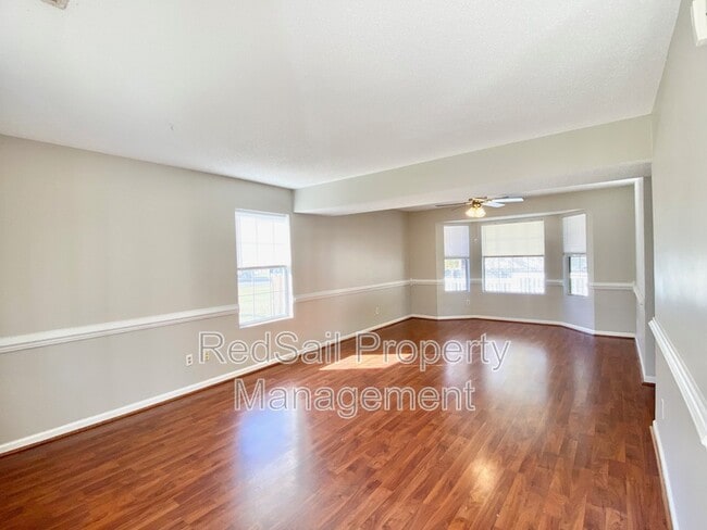 Building Photo - 603 Cristal Dr