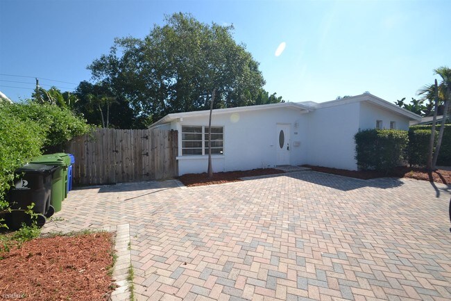 Building Photo - 3 br, 2 bath House - 362 E Dayton Cir
