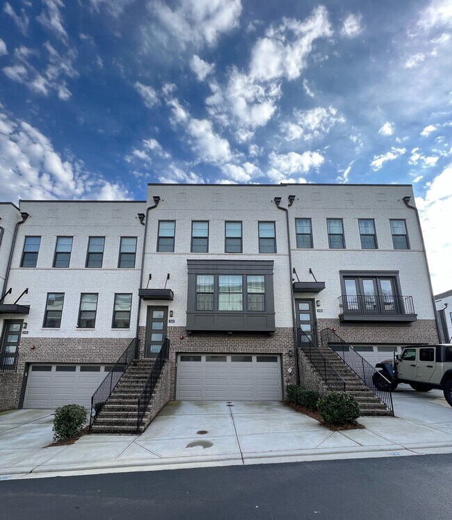 2142 Hinton Dr - 2142 Hinton Dr SE